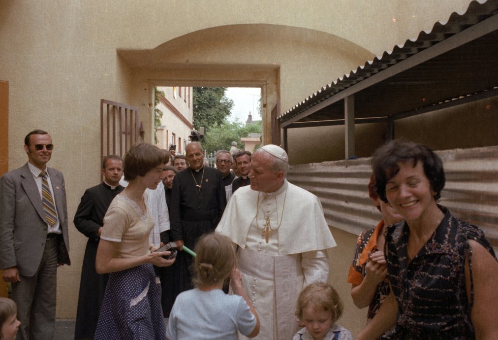 Jan Paweł II w domu przy Kościelnej 7 w Wadowicach