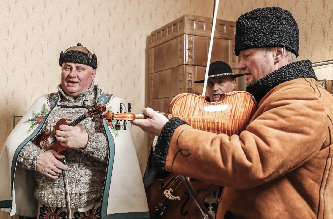 Wernisaż wystawy "Małe Wielkie Wadowice" i choinka w Domu Rodzinnym