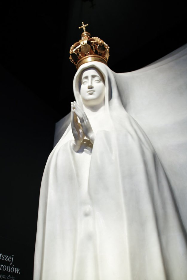 Figura Matki Bożej z Fatimy na ekspozycji muzeum